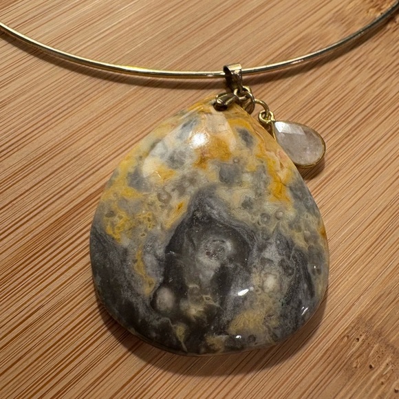 Artisan 🧑‍🎨 Bumblebee 🐝 Jasper Pendant Necklace - Picture 4 of 8